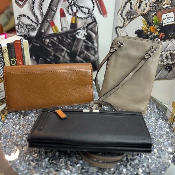 MK Wallet,Tory wallet, Nautica Wallet all in EUC - Picture 9 of 12